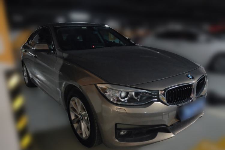 Used BMW 3 Series GT 2013 320i Leading Model Front Right 45 Deg