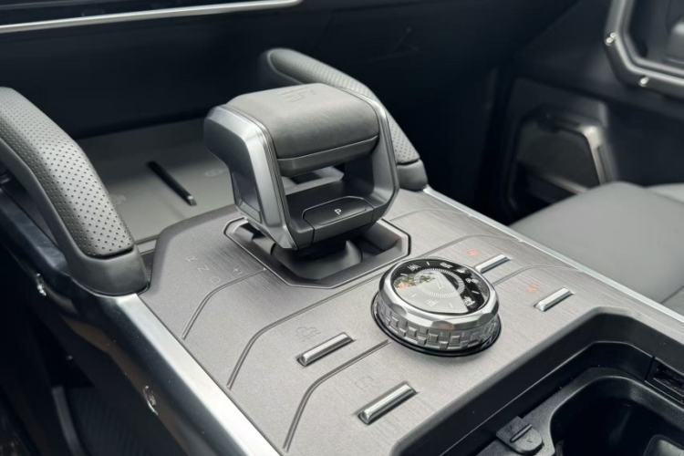 Used JETOUR Traveler 2023 2.0T All-Wheel Drive CrossPRO+