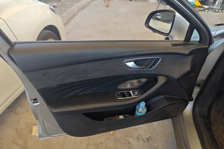 Used Roewe D7 2023 DMH 125km Flagship Edition