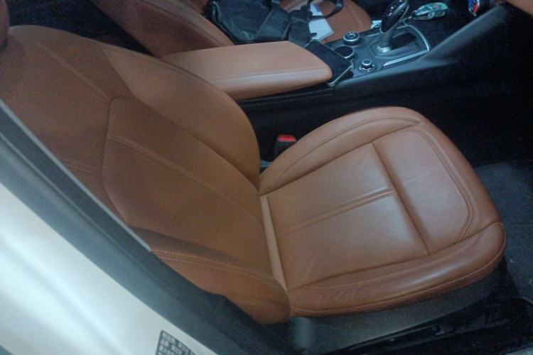 Used Alfa Romeo Giulia 2017 2.0T 200HP Luxury Edition
