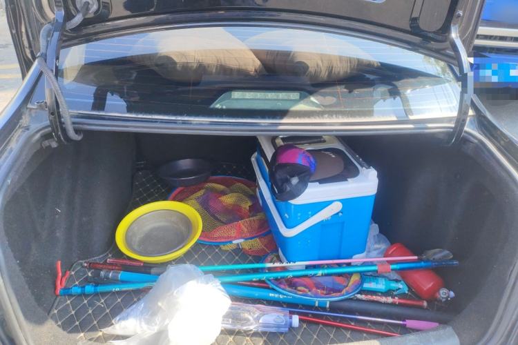 Used Volkswagen Lavida 2015 1.6L Manual Fashion Edition Trunk