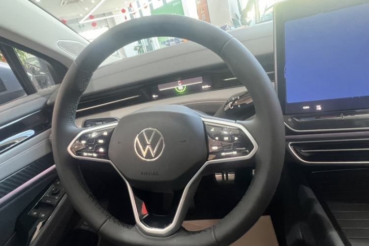 Used Volkswagen ID.7 VIZZION 2024 AIR model Interior 2