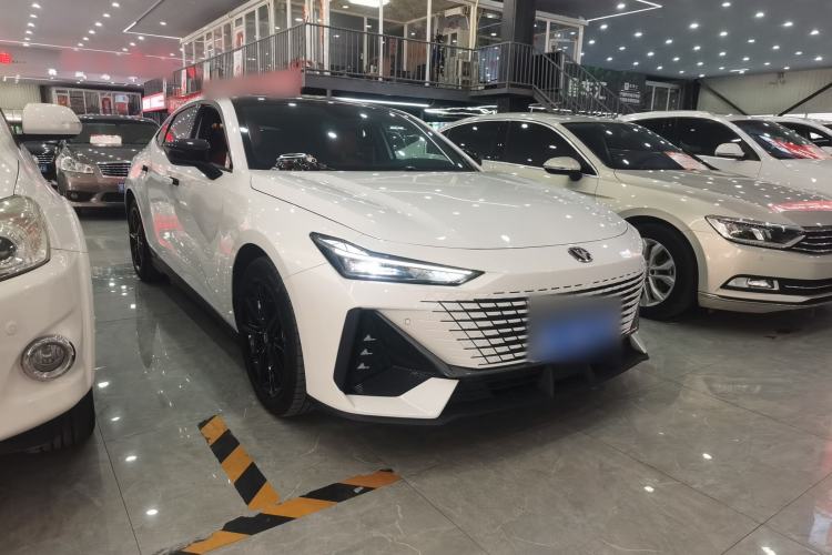 Used CHANGAN UNI-V 2022 1.5T Prestige Version
