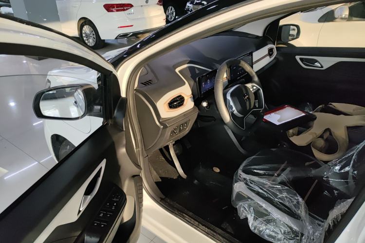 Used JAC Yiwei E10X 2024 Charming Edition 301km Lite
