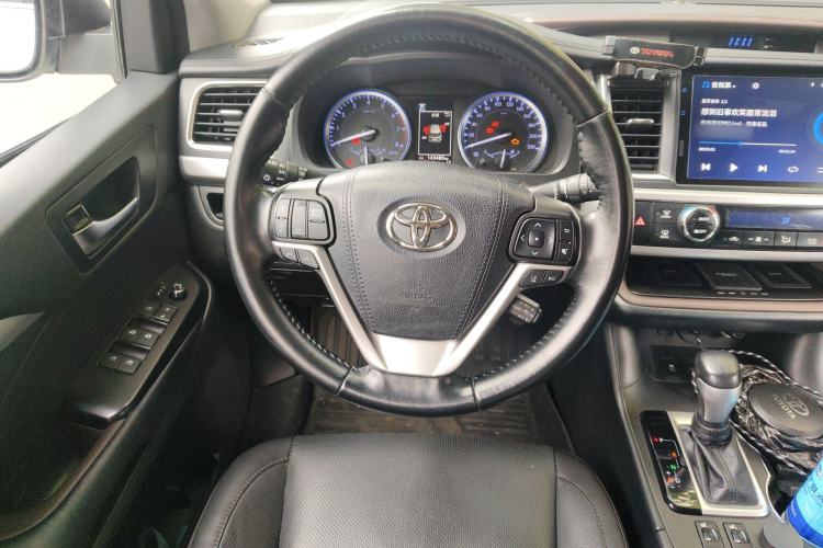 Used Toyota Highlander 2018 2.0T Four-Wheel Drive Prestige Version 7 Seats China VI Standard Steering Wheel