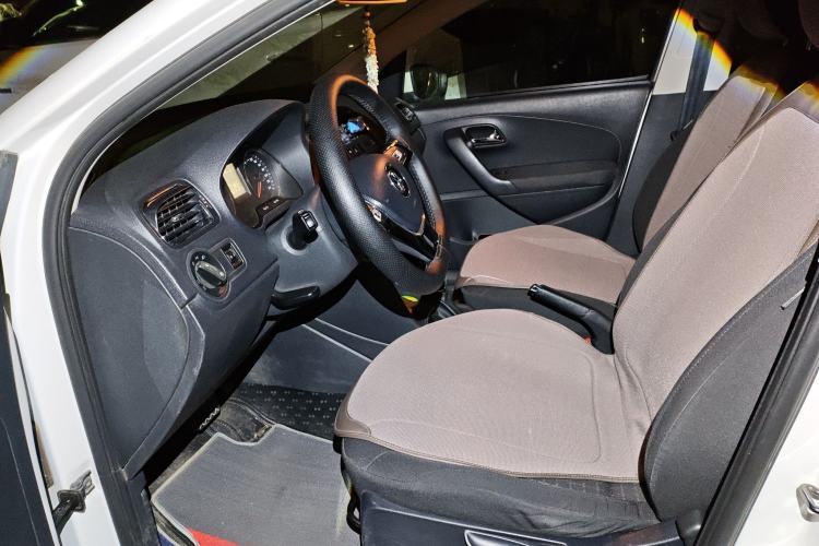 Used Volkswagen Polo 2016 1.6L Automatic Comfort Model
