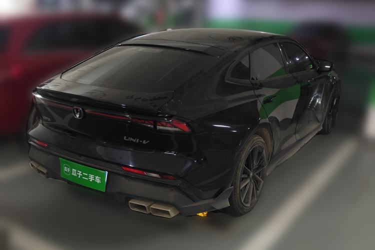 Used CHANGAN UNI-V 2024 1.5T Luxury Edition
