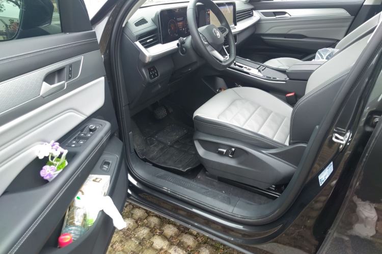 Used Volkswagen Tavendor 2024 330TSI Luxury Touring Edition
