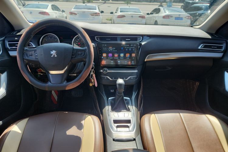 Used Peugeot 408 2014 1.8L Automatic Luxury Edition Center Console