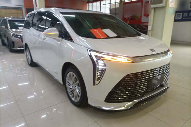 Used Buick Century 2023 2.0T Six-Seater Yinshi Edition
