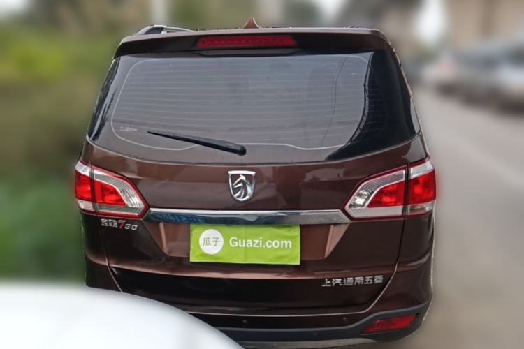 Used Baojun 730 2014 1.5L manual Comfort version 7 seats Rear