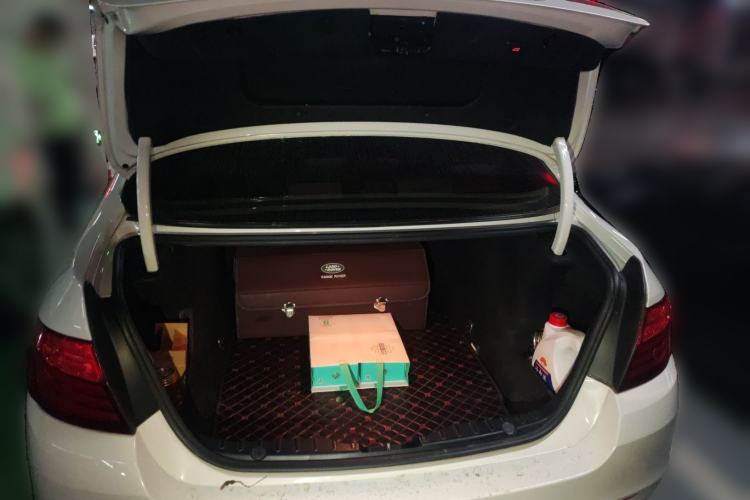 Used BMW 5 Series 2014 525Li Leading Model
