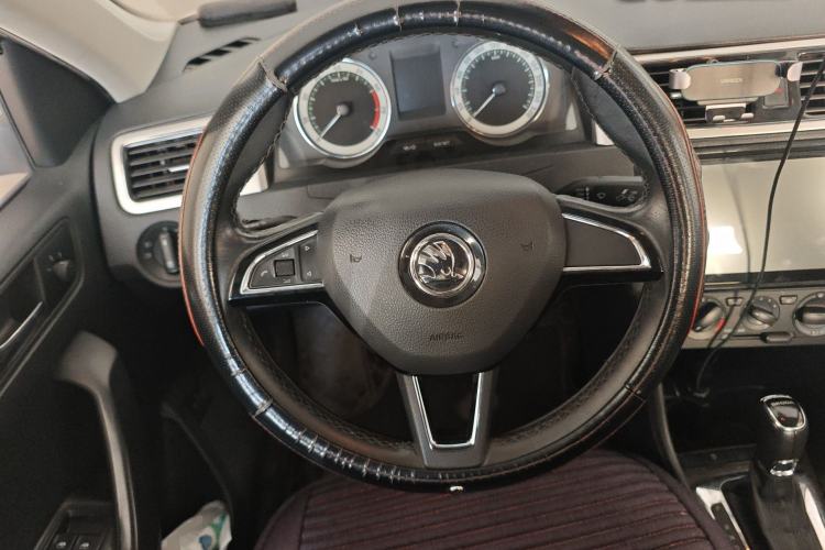 Used Skoda Rapid 2019 1.5L Automatic Comfort Edition China VI Standard Steering Wheel