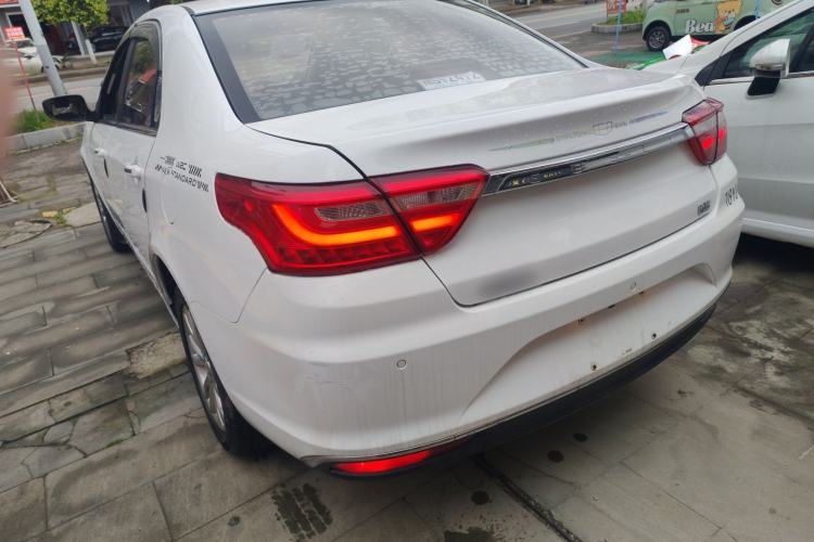 Used Geely Auto Vision 2019 Upgraded Model 1.5L Manual Luxury Version China VI Standard
