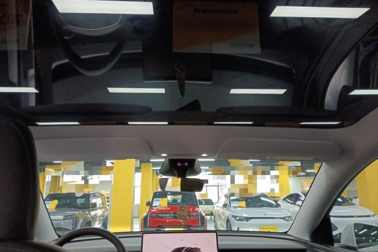 Used Tesla Model Y 2025 Long-Range All-Wheel-Drive Version