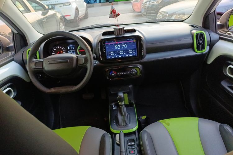 Used Roewe Clever 2021 302 km New Four-Seater Super-Efficient Version
