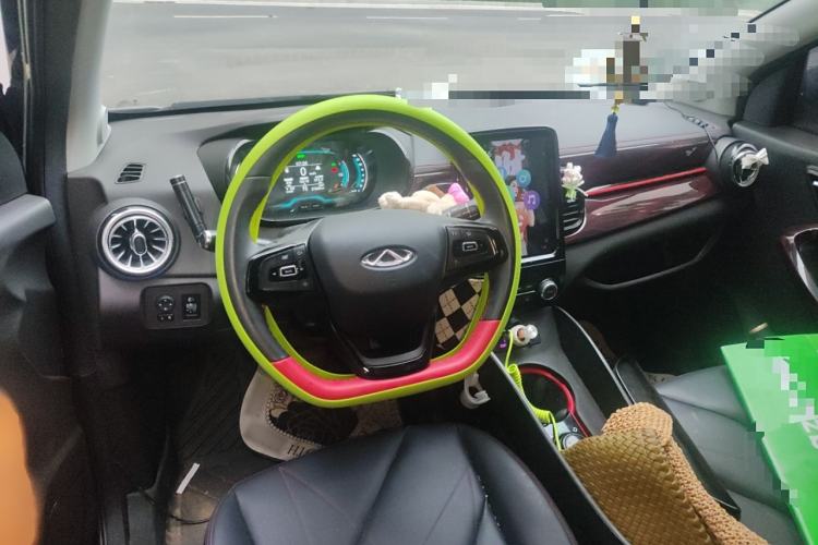 Used Chery New Energy Little Ant 2022 Revised Version Sweet Pink Edition Half-Sugar Version Lithium Iron Phosphate 30.7 kWh 30 kW 301 km Interior 2