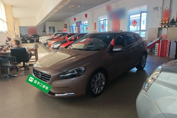 Used Volvo V40 2015 1.6T Zhiya Edition