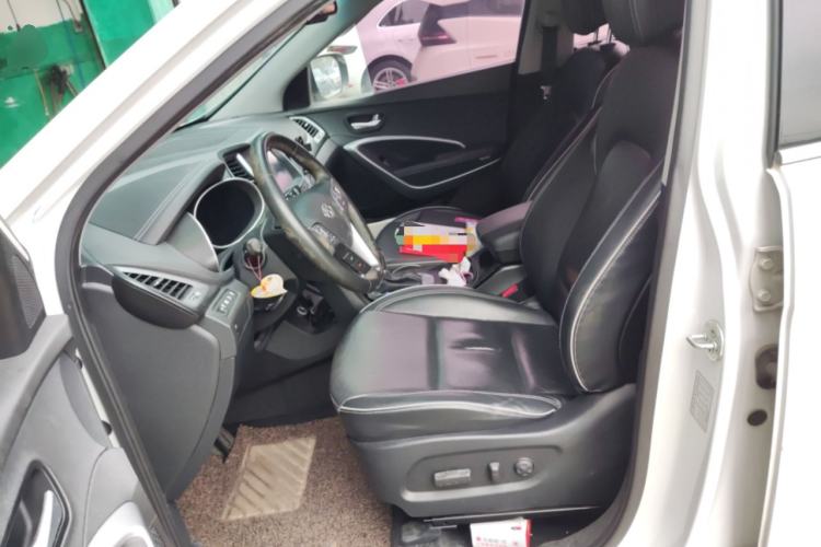 Used Hyundai Santa Fe 2017 2.0T Automatic Two-Wheel Drive Smart Version 7 Seats