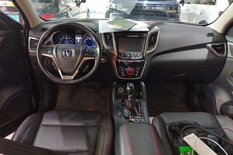 Used CHANGAN CS75 2014 1.8T Automatic Elite Model China IV Standard Center Console