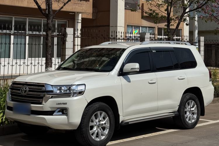 Used Toyota Land Cruiser 2017 4.0 GX-R Dual Fuel Dual Differential – Middle East