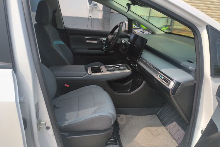 Used AION Y 2025 Plus 510 Enjoy Edition Right Front Seat