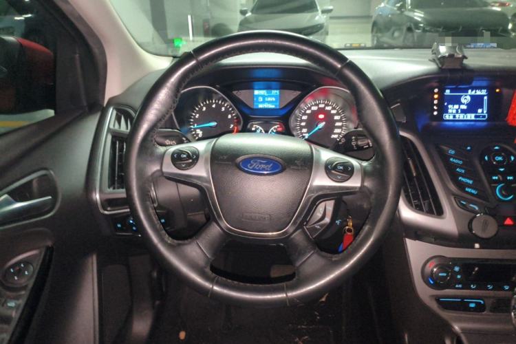 Used Ford Focus 2012 Sedan 1.6L Automatic Fashion Edition Steering Wheel