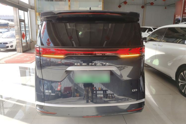 Used Denza D9 2022 DM-i 970 Four-Wheel Drive Flagship Model
