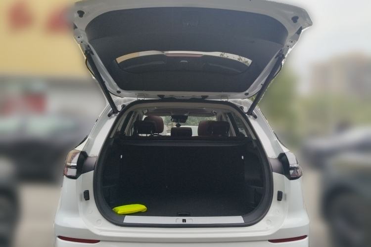 Used Hongqi HS5 2023 2.0T Four-Wheel Drive Flagship Pro Edition Trunk