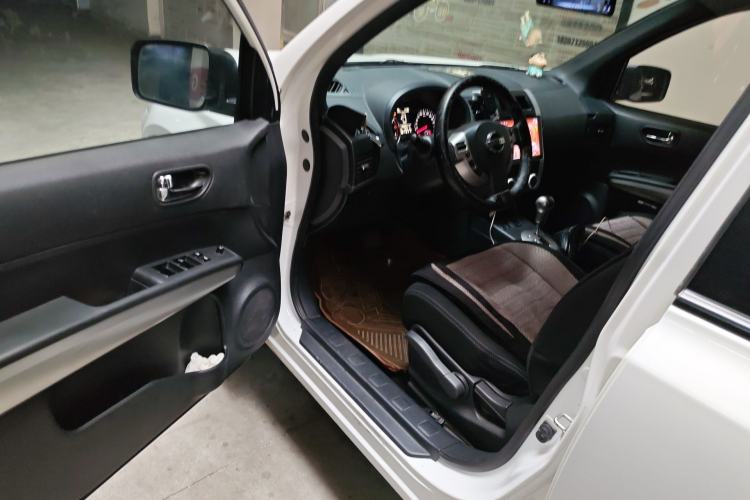 Used Dongfeng Fengdu MX6 2015 2.0L CVT Two-Wheel Drive Excellence Edition Driver Seat