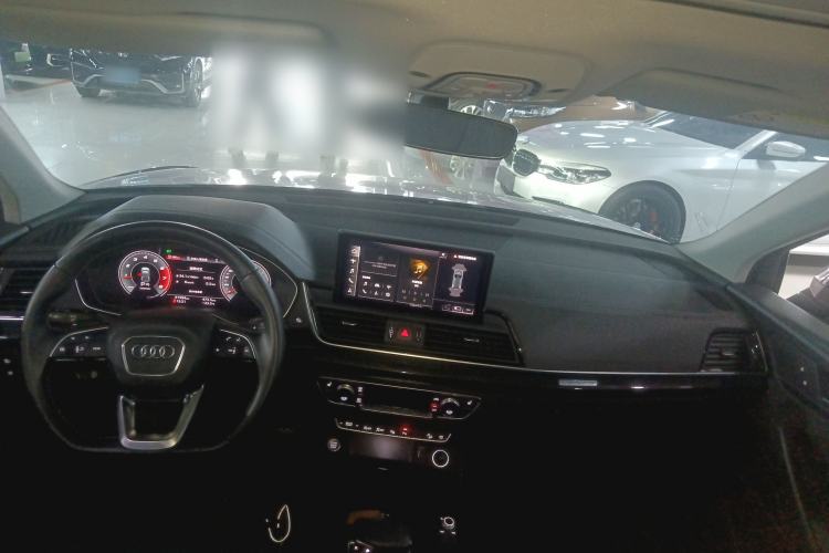 Used Audi Q5L 2022 40T Luxury Dynamic Model Center Console