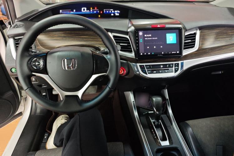 Used Honda Jade 2017 1.8L automatic Comfort version 5 seats
