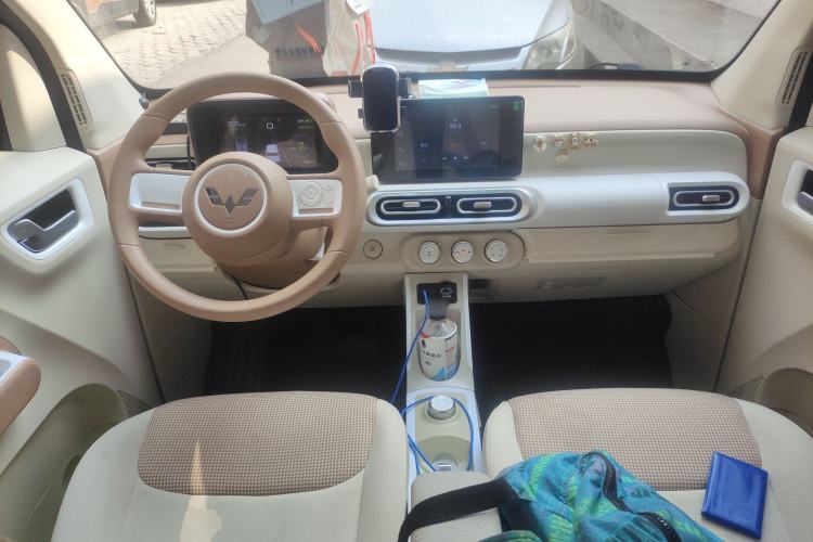 Used Wuling Hongguang MINIEV 2024 3rd Generation 215km Advanced Version
