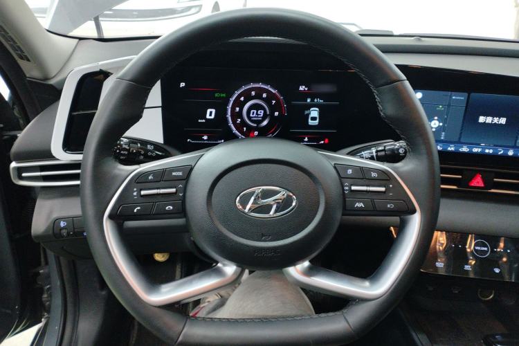 Used Hyundai Elantra 2022 1.5L CVT LUX Prestige Edition