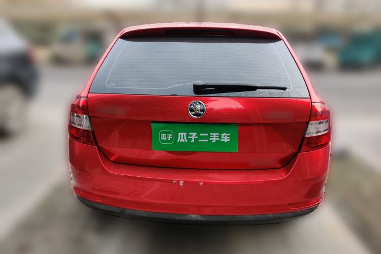 Used Skoda Rapid Spaceback 2014 1.6L Automatic Enjoyment Edition
