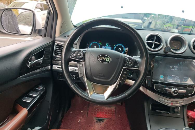 Used BYD Tang New Energy 2015 2.0T Four-Wheel-Drive Flagship Model Steering Wheel