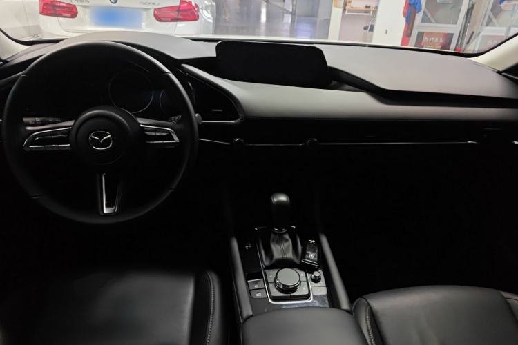 Used Mazda 3 Axela 2023 2.0L Automatic Zhiya Edition Center Console