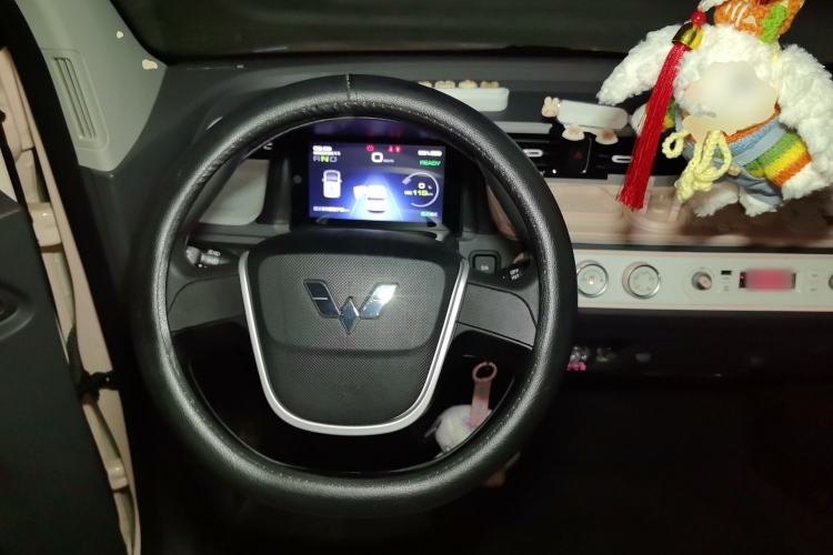 Used Wuling Hongguang MINIEV 2021 Macaron Fashion Model Lithium Iron Phosphate Steering Wheel