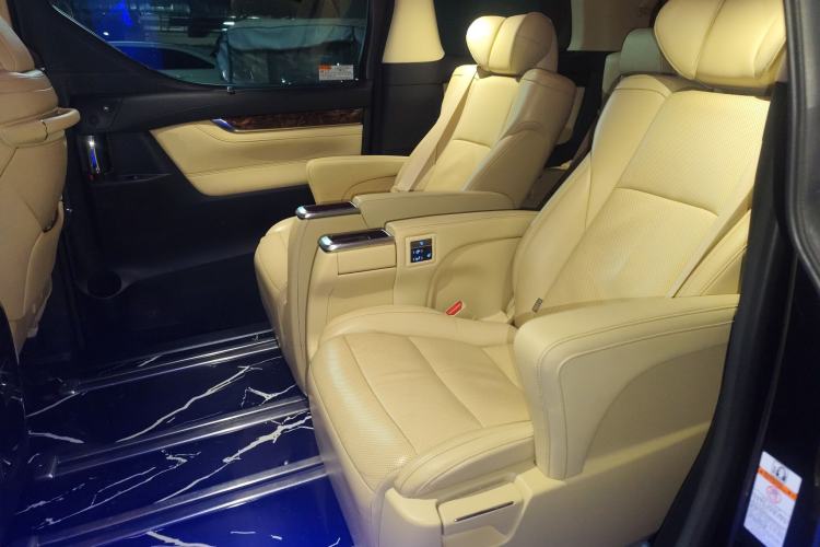 Used Toyota Alphard 2021 Dual-Engine 2.5L Luxury Edition