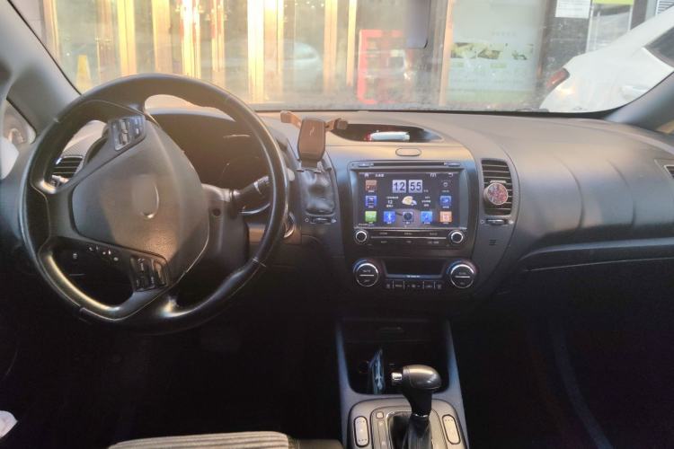 Used Kia K3 2013 1.6L Automatic Premium Center Console