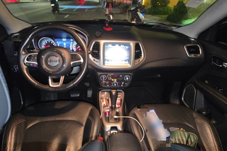 Used Jeep Compass 2017 200T Automatic Family Edition Center Console