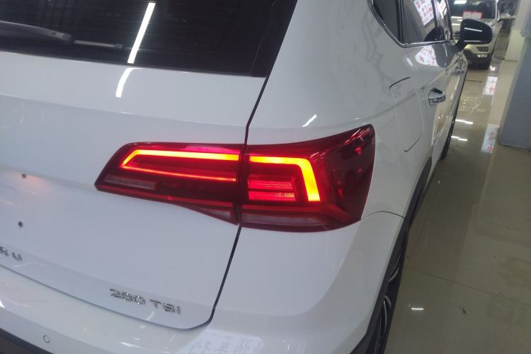 Used Volkswagen Tharu 2021 280TSI Two-Wheel-Drive Luxury Plus Edition Right Rear Taillight