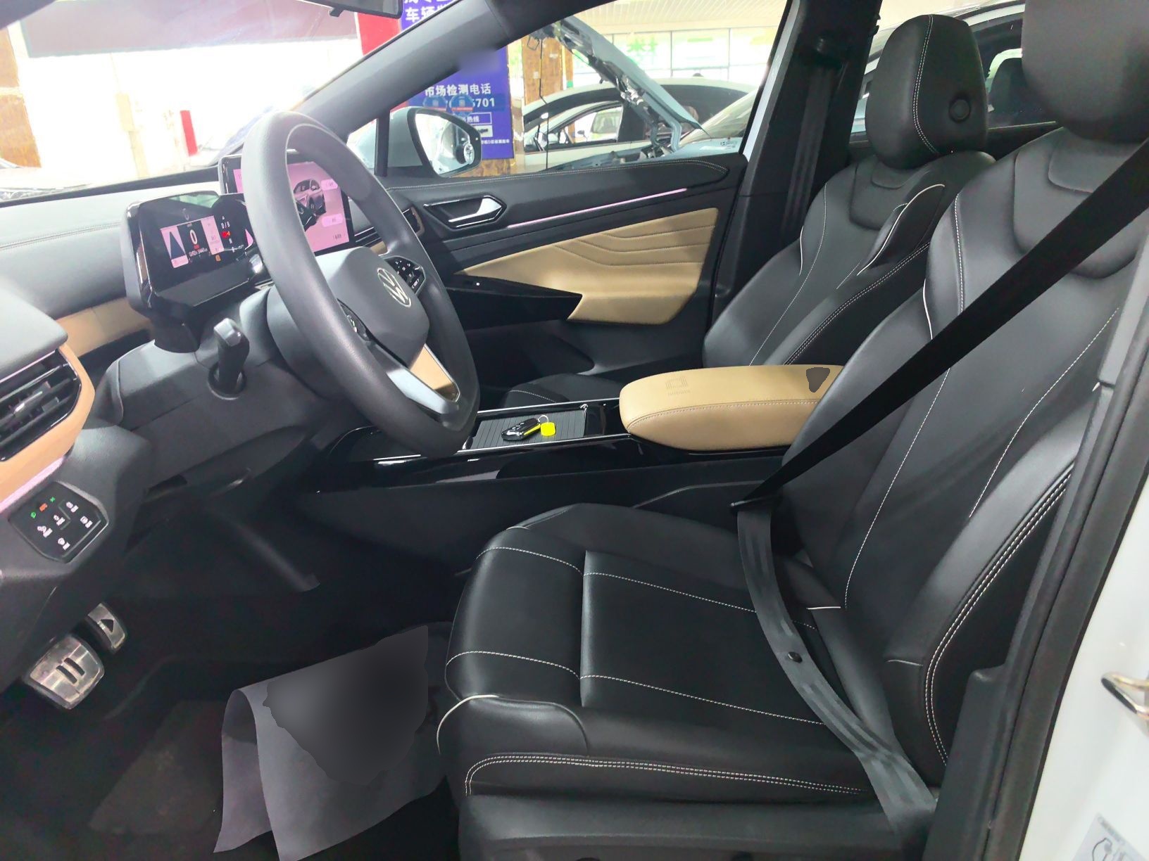 Переднее сиденье в автомобиле