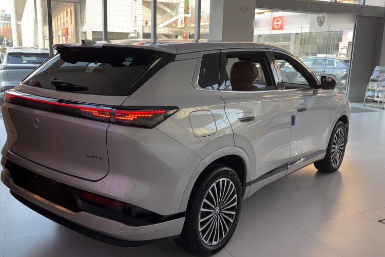 Used Dongfeng Aeolus L8 2025 Model 185KM Dream Edition
