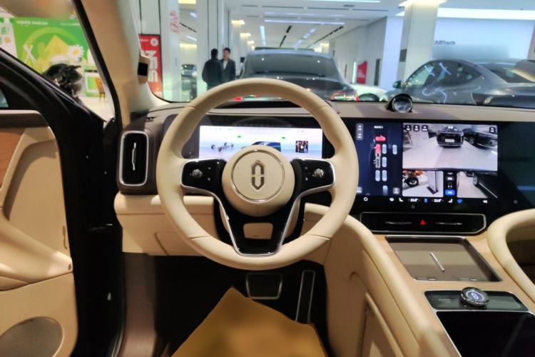 Used Hima AITO M9 2024 Range-Extended Ultra Version 52 kWh 6-Seater Model Steering Wheel