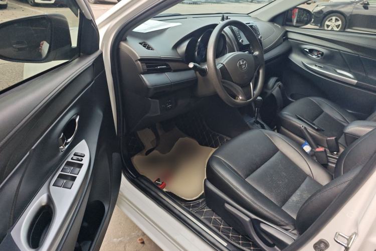 Used Toyota YARiS L Zhi Xuan 2015 1.5E Automatic Charm Edition Driver Seat