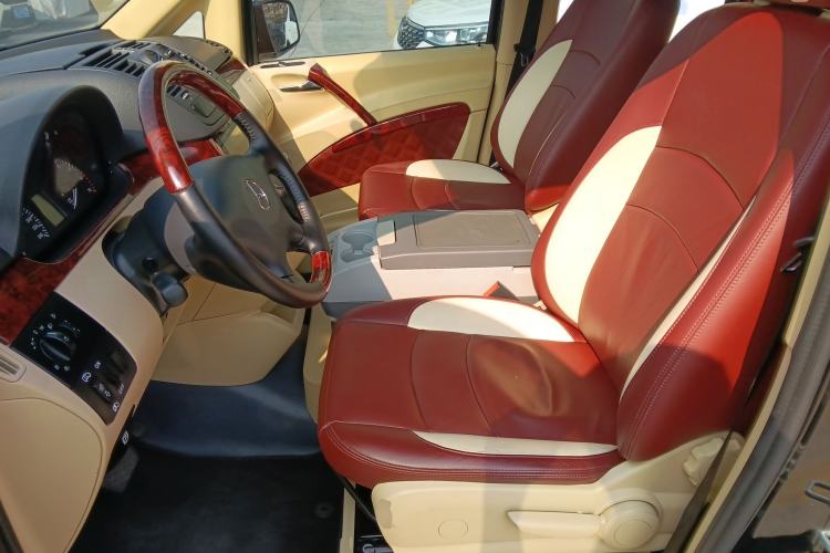 Used Mercedes-Benz Vito 2013 3.0L Elite Edition Left Front Seat