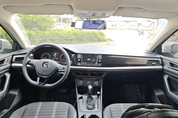 Used Volkswagen Lavida 2019 280TSI DSG Comfort Edition China VI standard Center Console