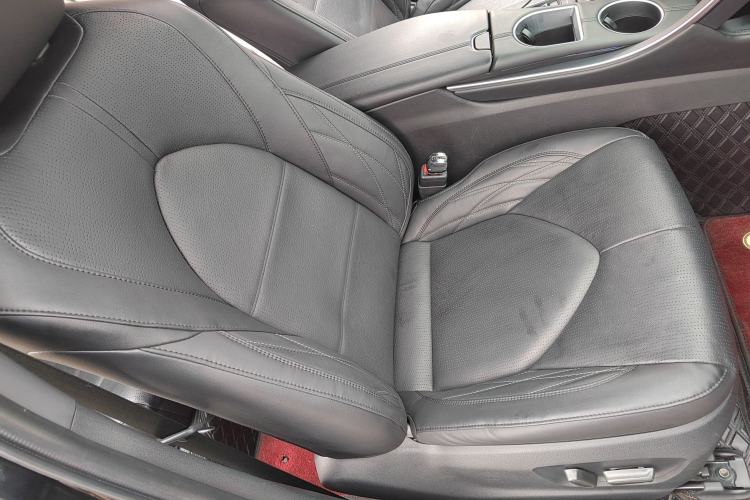 Used Toyota Avalon 2019 2.5L Touring Premium Version China VI Standard
