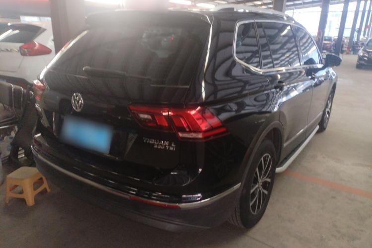 Used Volkswagen Tiguan L 2018 330TSI Automatic Two-Wheel Drive Luxury Edition Rear Right 45 Deg